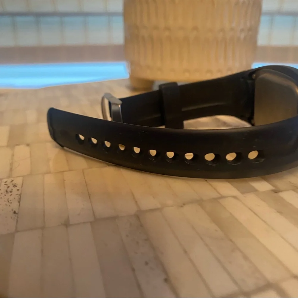 Polar Black Fitness Tracker. Not working
